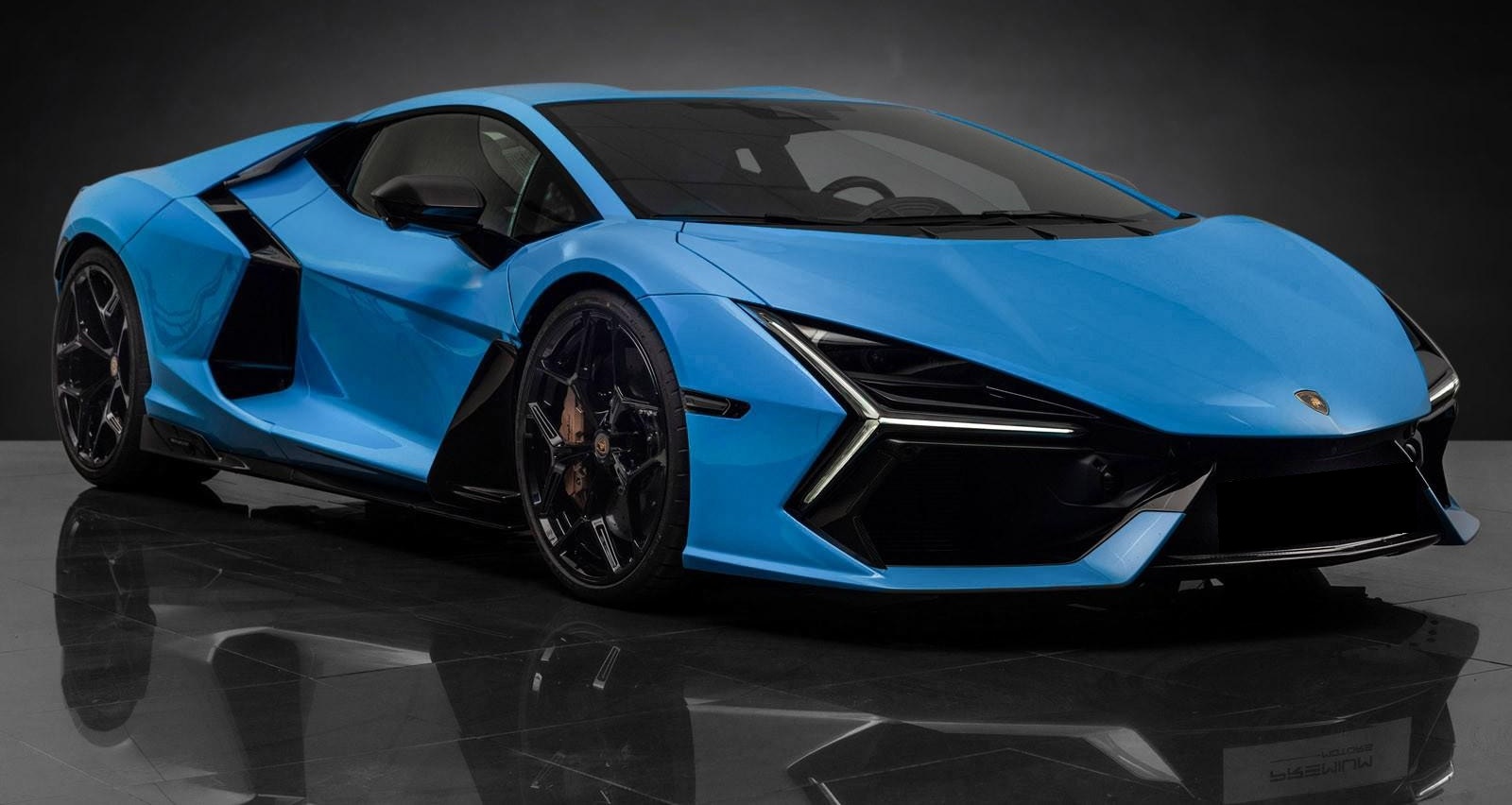 Lamborghini Revuelto