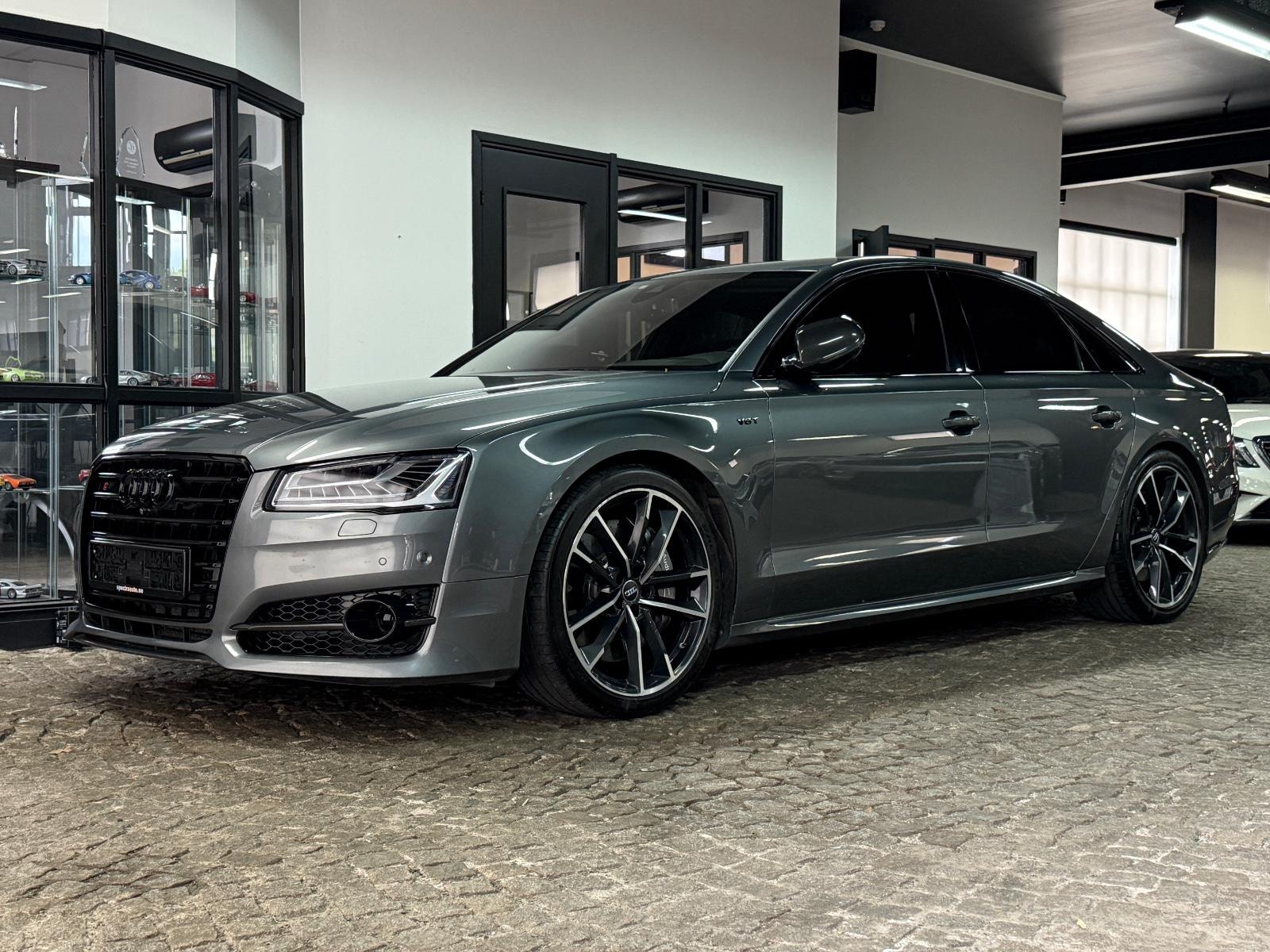 Audi S8 Plus