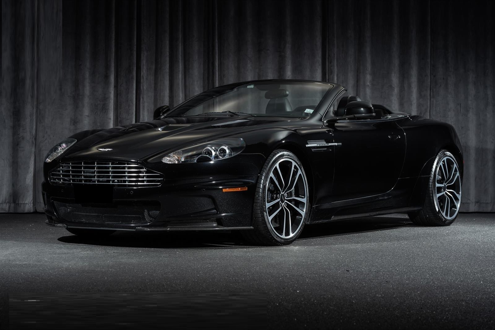 Aston Martin DBS Volante